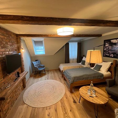 Hotel Mclimon Нови-Їчін Екстер'єр фото